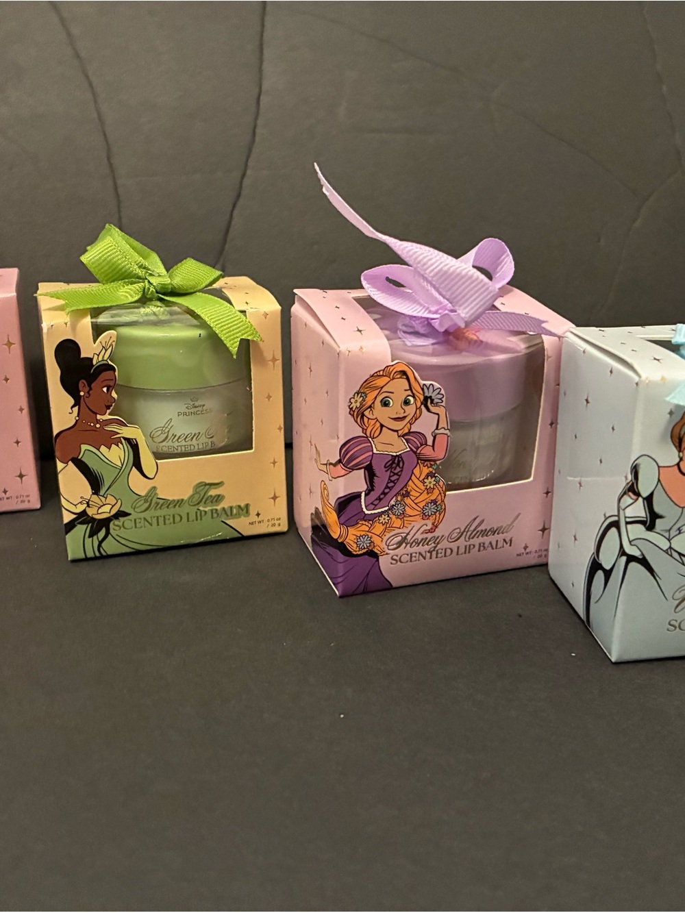 Disney 4 princess lot lip balms